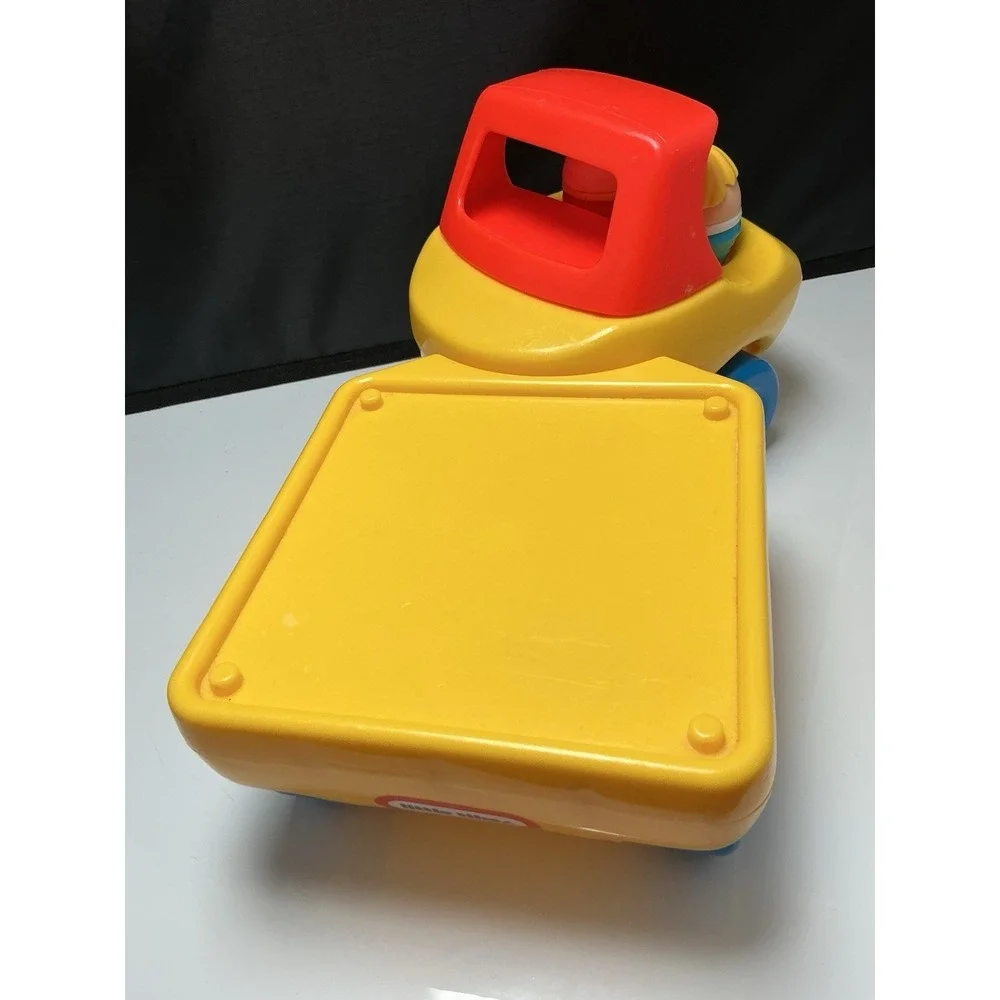 Vintage 1985 Little Tikes Toddle Tots Change Around Truck + 6 Figures - Picture 7 of 9